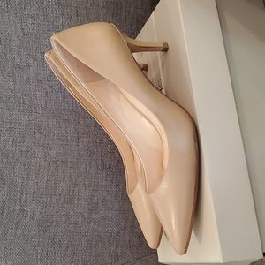 Banana Republic Kinsley Nude Tan Heels Pumps
